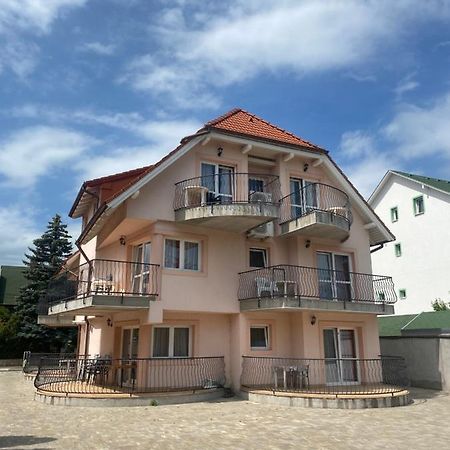 Abigel Apartmanhaz バラトンフレド エクステリア 写真